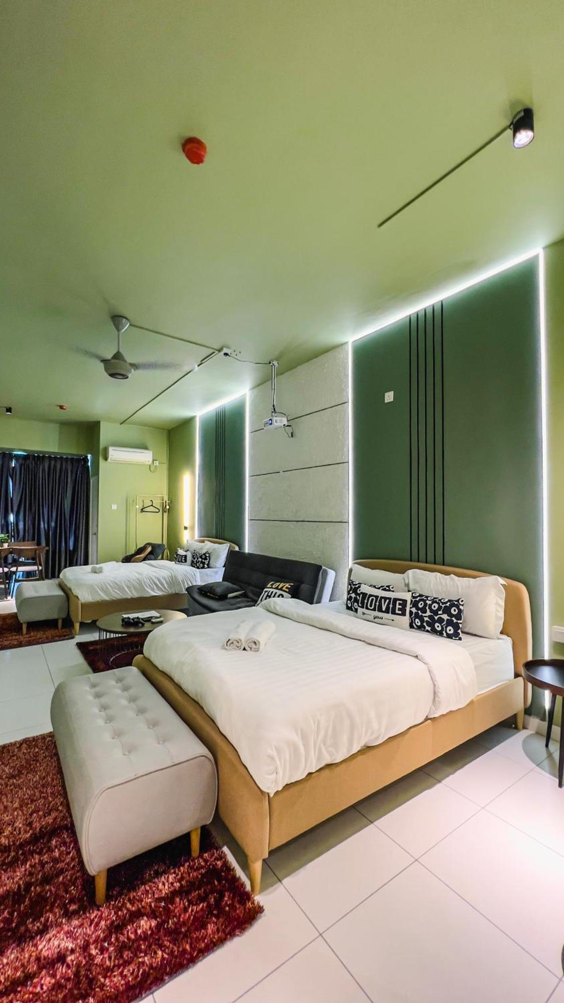 Cozy Milky Mount Austin Jb 5 Pax Apartment Johor Bahru