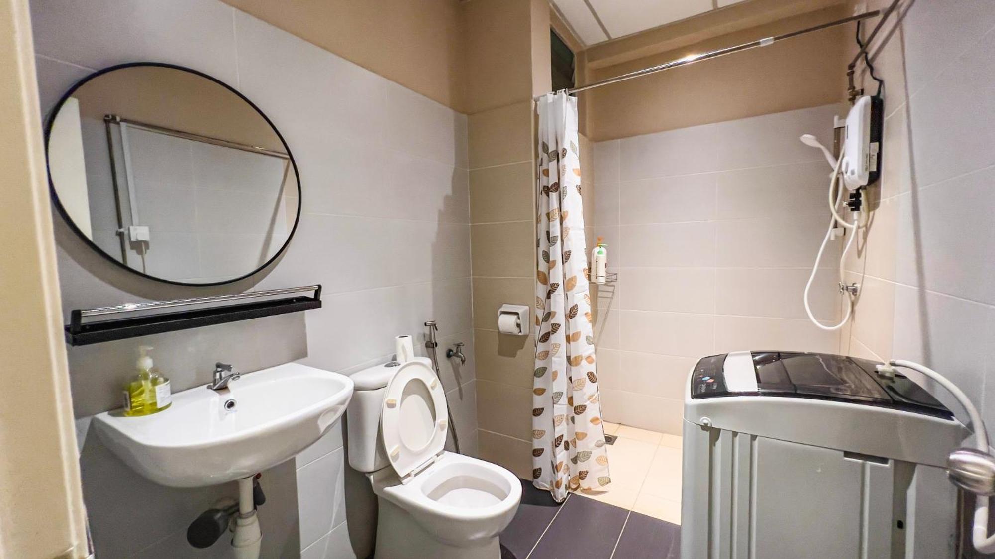 Cozy Milky Mount Austin Jb 5 Pax Apartment Johor Bahru