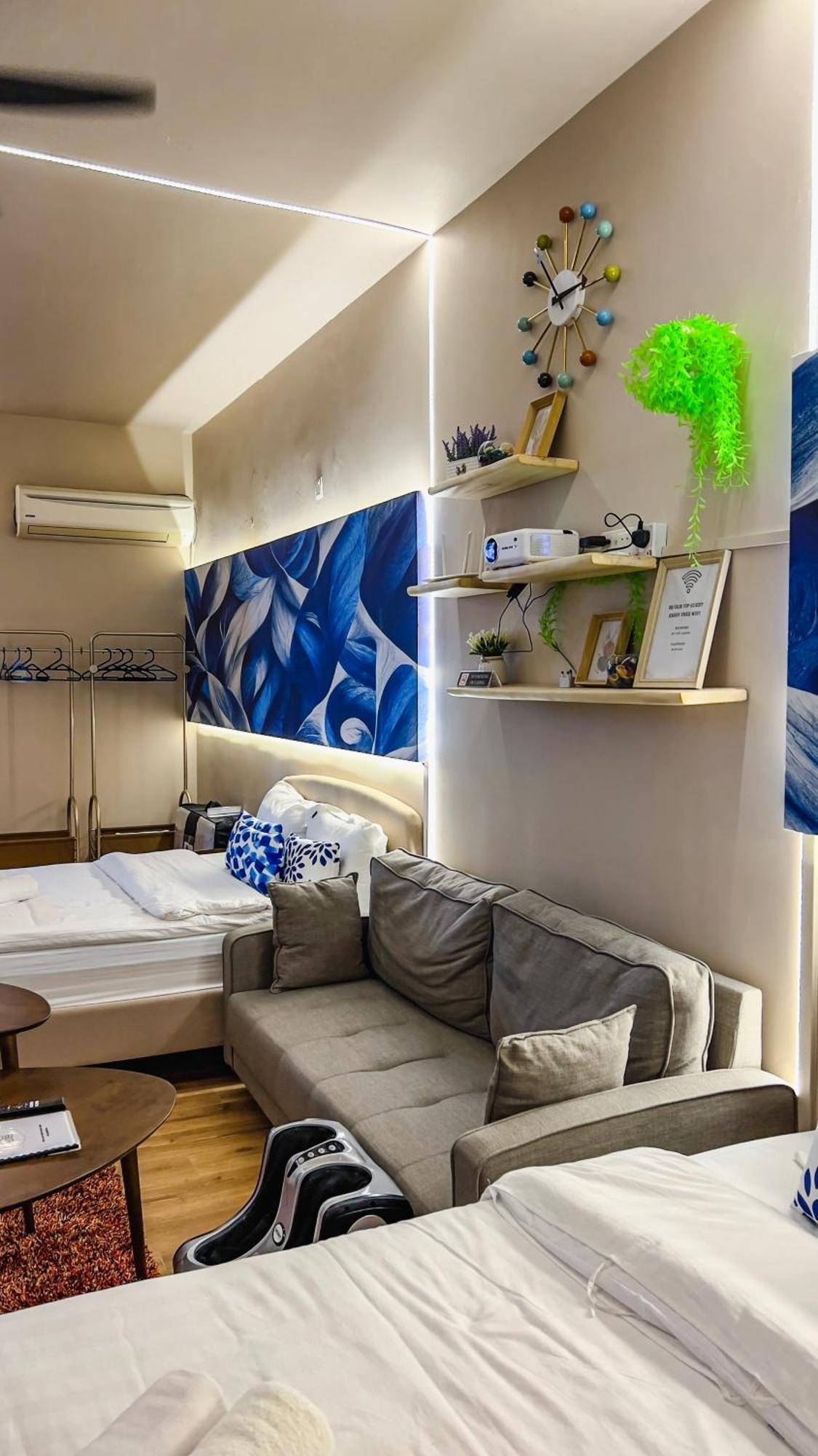 Cozy Milky Mount Austin Jb 5 Pax * Johor Bahru